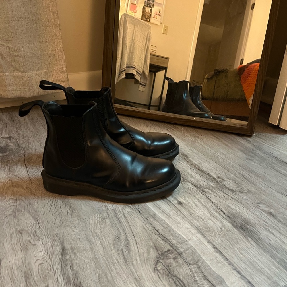 Doc Marten Chelsea Boots